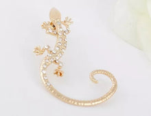 Load image into Gallery viewer, 1 pc Crystal Lizard Ear Cuff Gold
